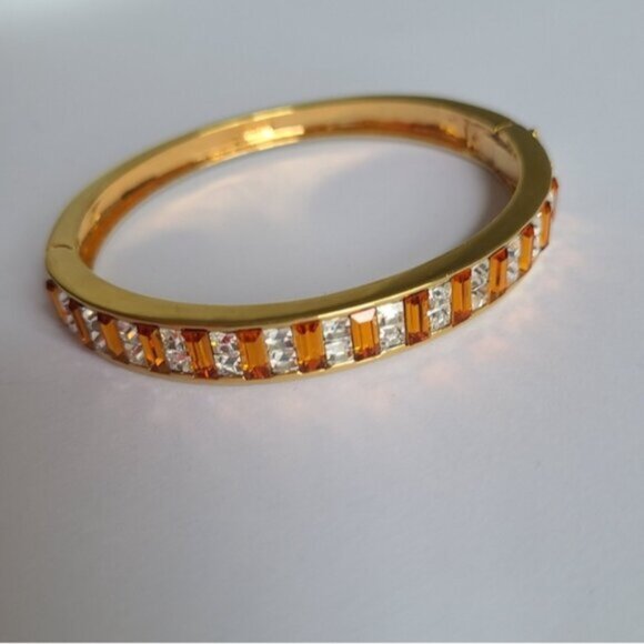 Vintage 80s BUTLER Gold Tone Hinged Orange Amber White Crystal Bangle Bracelet - Picture 5 of 13